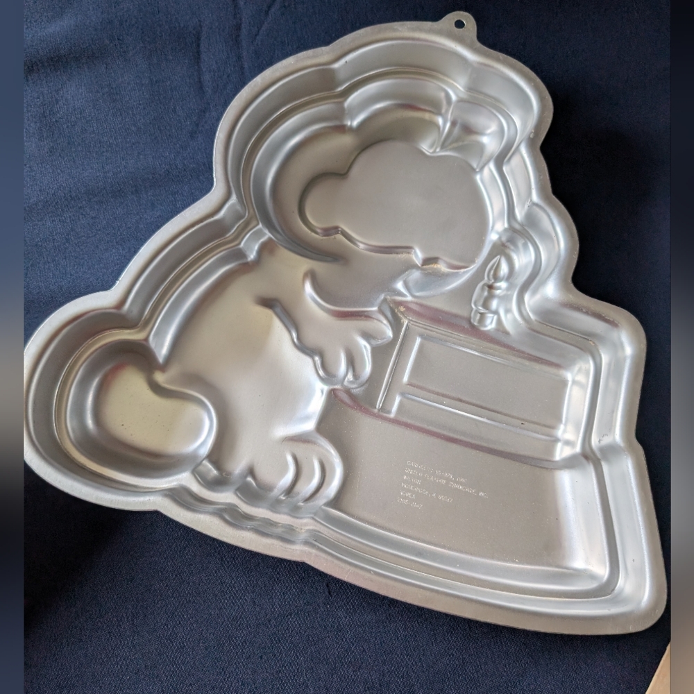 Vintage 1981 Wilton Garfield Birthday Cake Pan Aluminum Baking Mold #2105-2 - Picture 2 of 4